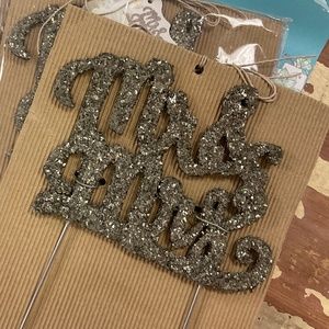 👰🏻‍♀️Mr & Mrs Cake Topper/Sign by mudpie🎂